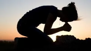 De joelhos é melhor